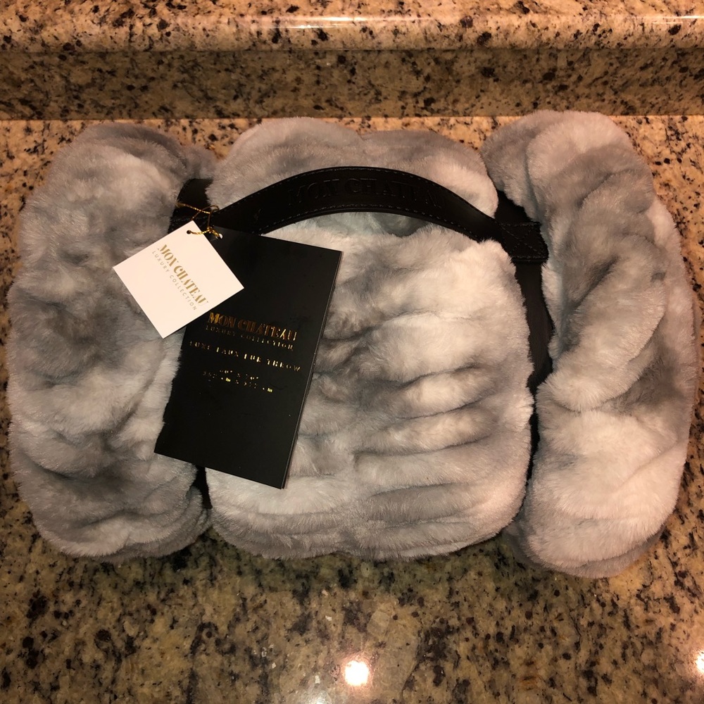 Mon Chateau Luxury Faux Fur Throw Blanket - BNWT